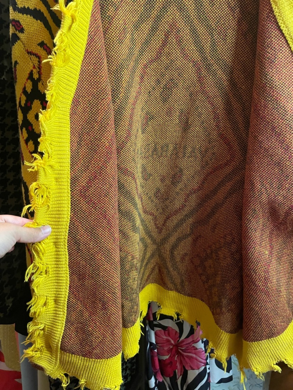 VALABASAS Pledge Sweater - Yellow Patterned Fringed - Picture 6 of 7